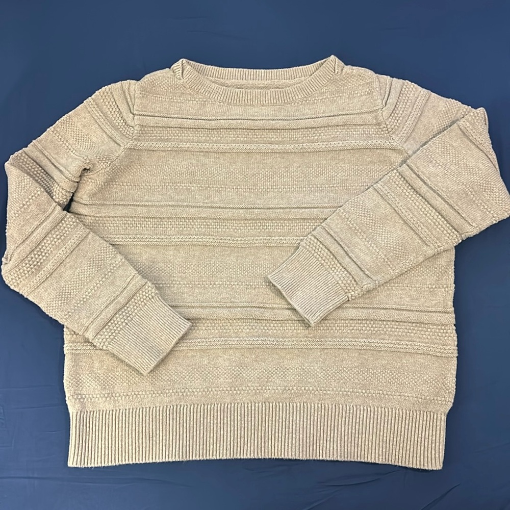 💥3/$25💥 Tan cable-knit sweater - Picture 2 of 5
